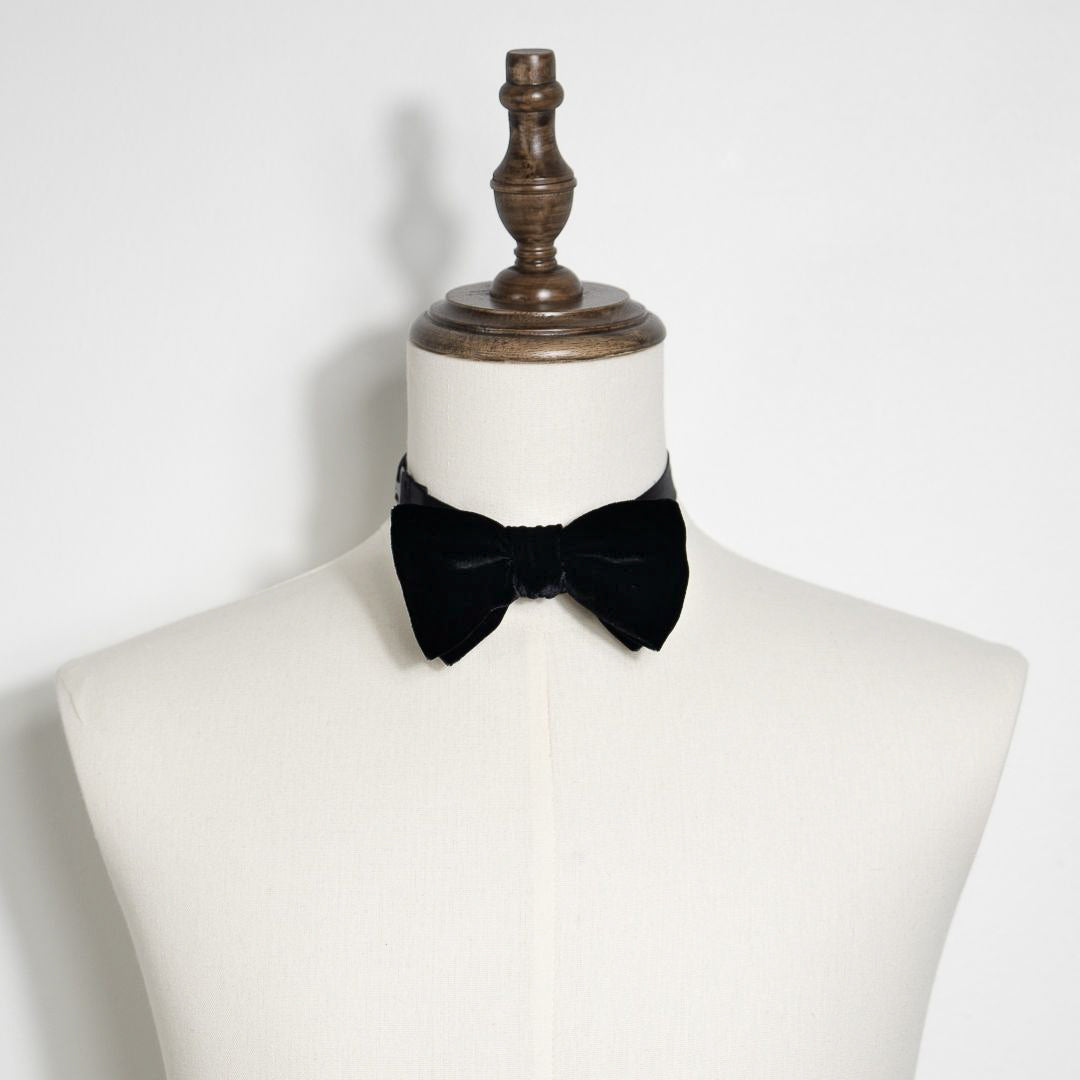 Classic Velvet Bow Tie - Black