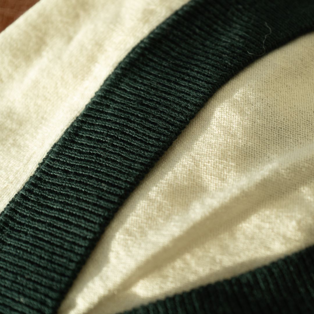 Women's Vintage V-Neck Sweater - Vintage White / Forest Green