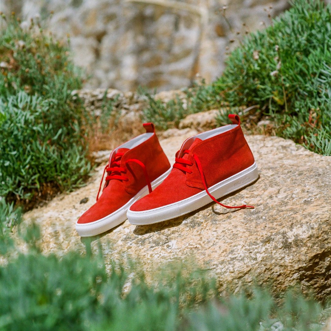 Men's Rosso Perforated Suede Chukka Sneaker